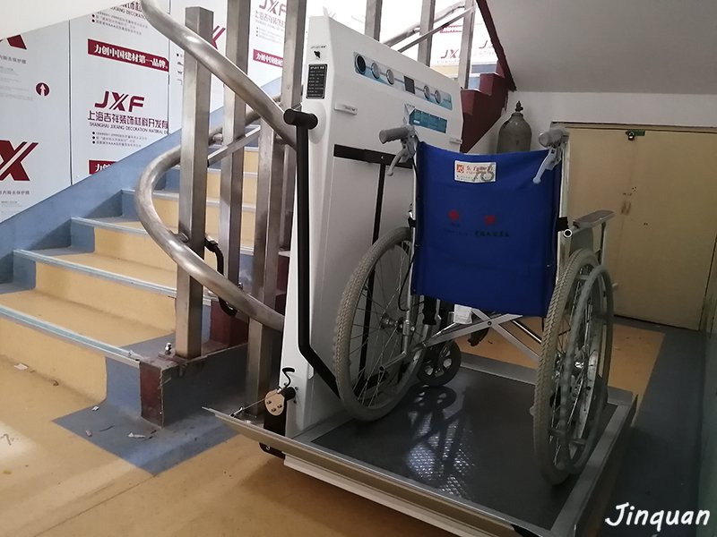 濟寧養(yǎng)老院安裝斜掛升降機方便殘障老人上下樓
